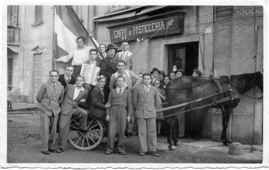 Coscritti classe 1927, Largo Marconi poi Via Roma