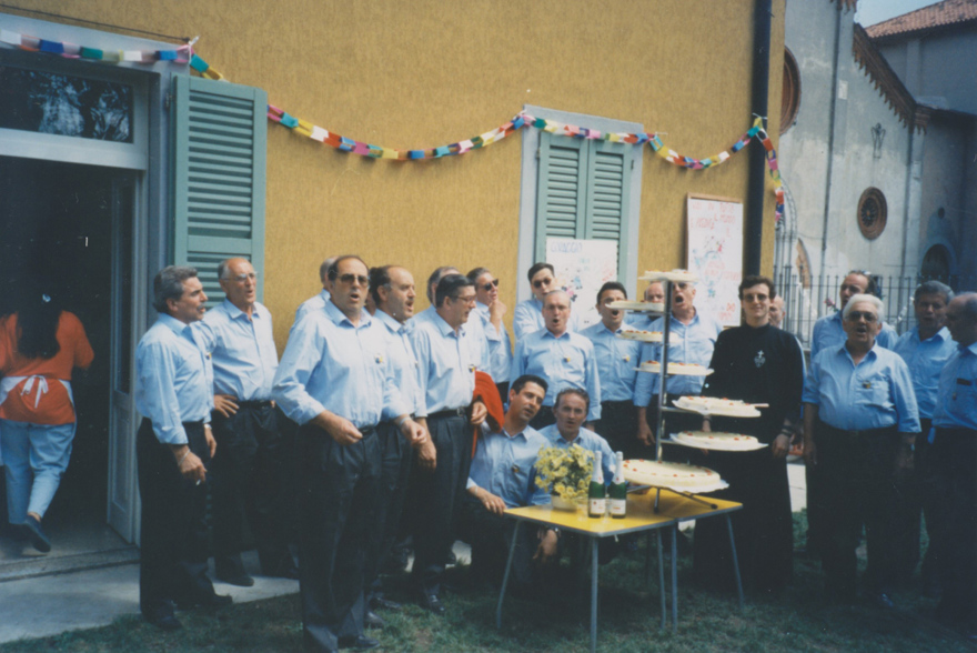 Festa della Famiglia, il coro con Padre Mauro (2000)