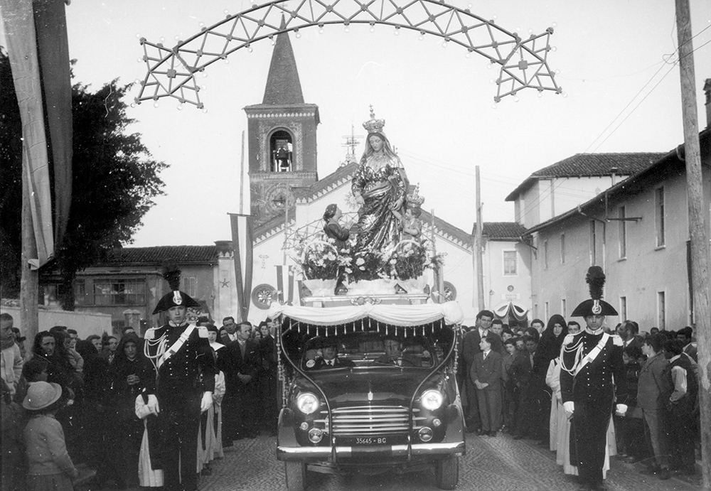 Basella, Piazzale Santuario, aprile 1965, Sesto Centenario